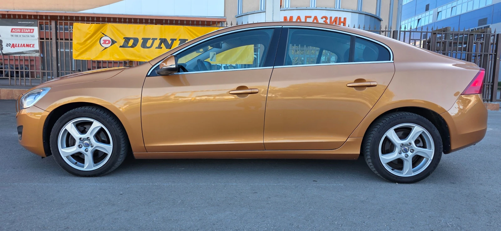 Volvo S60 2.0T//AVTOMAT//SWISS, снимка 7 - Автомобили и джипове - 56191807