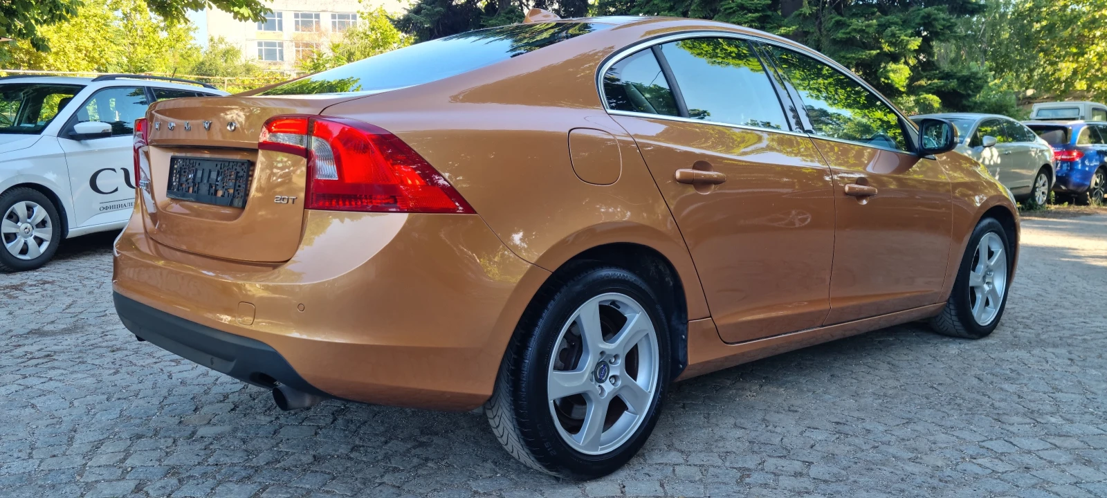 Volvo S60 2.0T * АВТОМАТИК* * СЕРВИЗНА ИСТОРИЯ* * ШВЕЙЦАРИЯ* - изображение 5