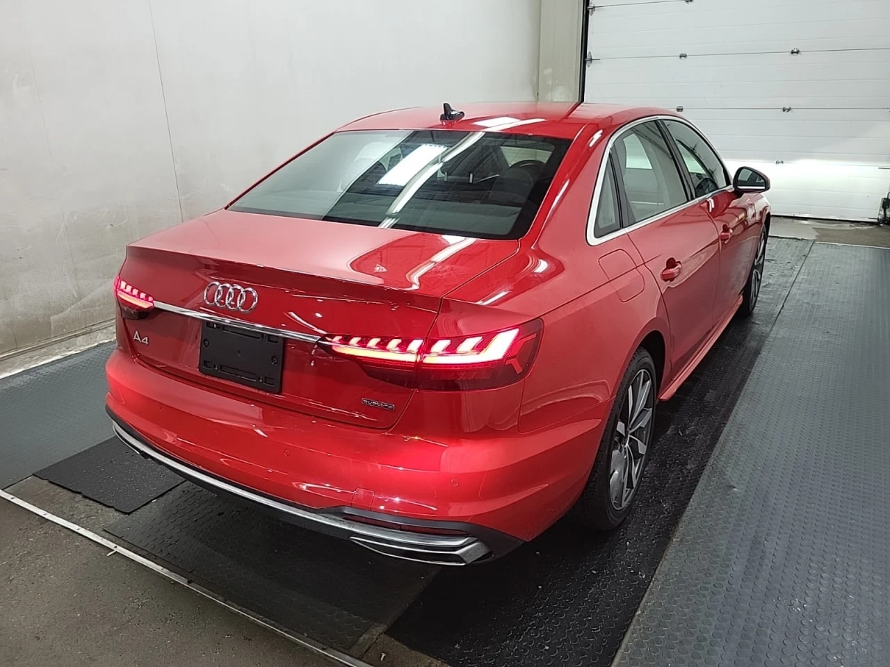 Audi A4 * CARFAX * АВТО КРЕДИТ * ЦЕНА ДО БГ! - изображение 5