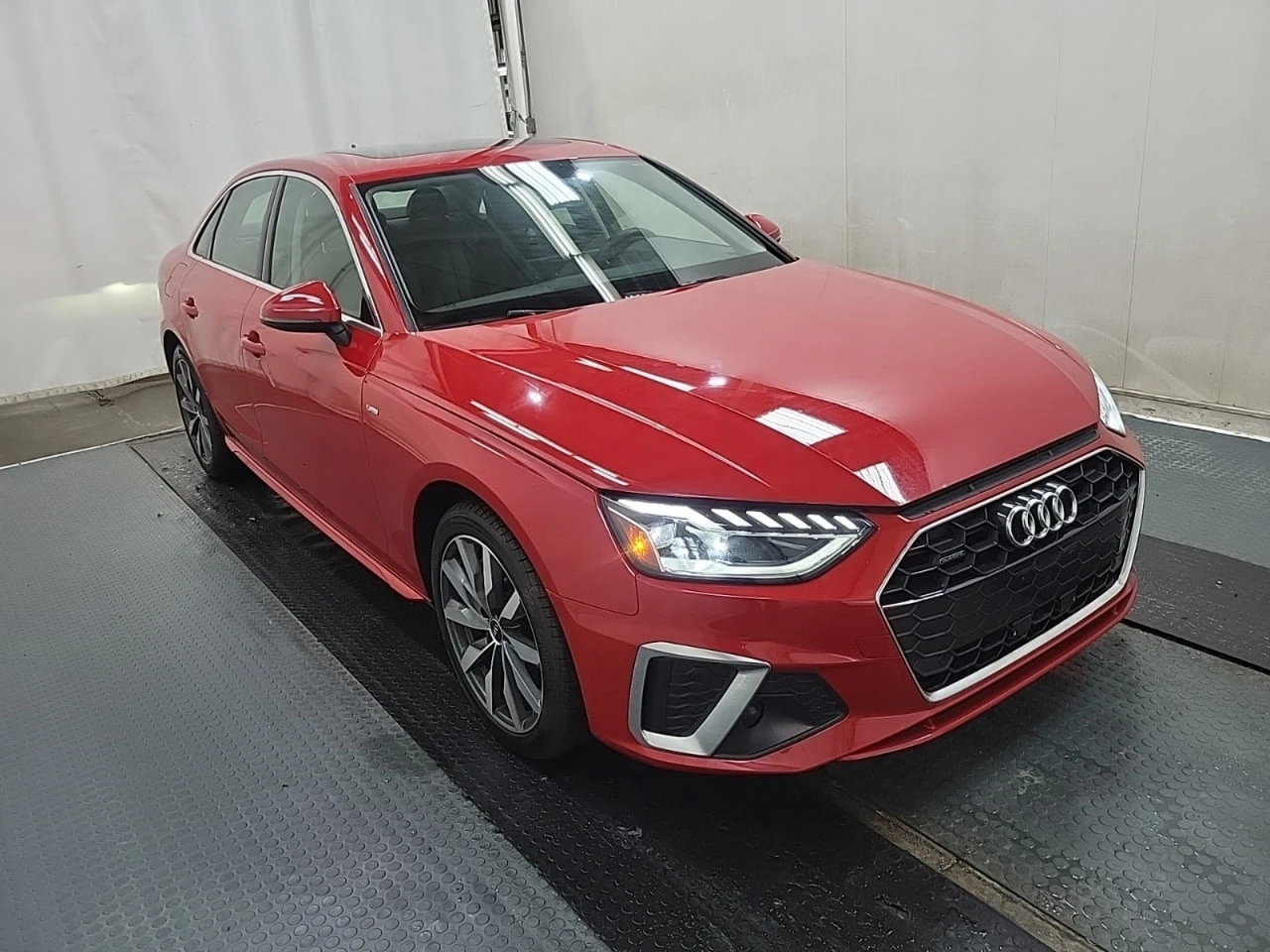 Audi A4 * CARFAX * АВТО КРЕДИТ * ЦЕНА ДО БГ! - изображение 3