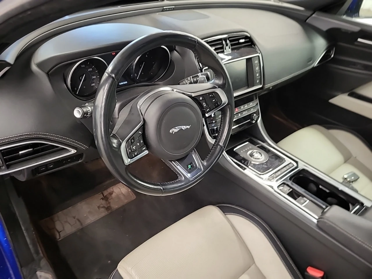 Jaguar XE * CARFAX * АВТО КРЕДИТ * ЦЕНА ДО БГ! - изображение 8