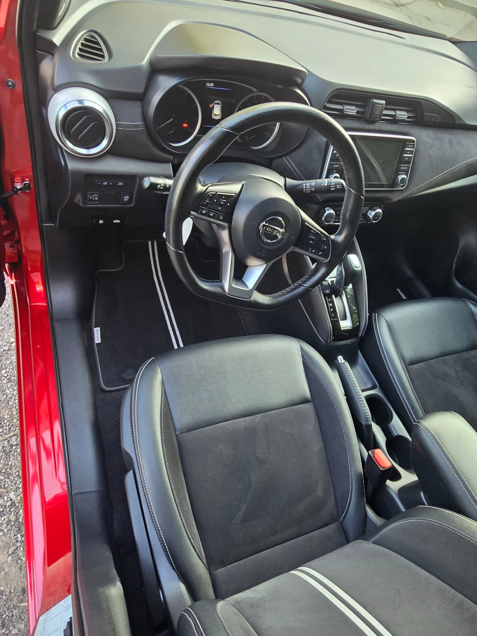 Nissan Micra КОЖА/BOSE/DISTRONIC/СЕРВ.КНИЖКА! - изображение 10