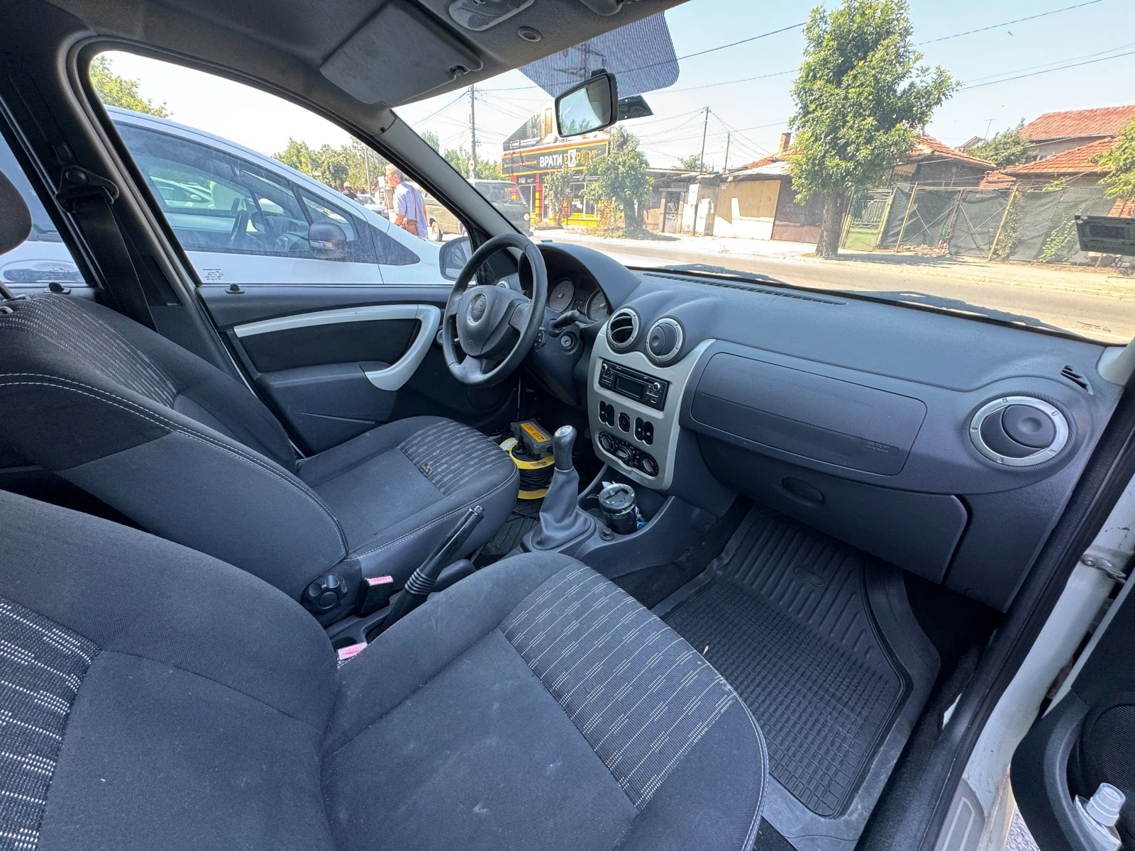 Dacia Logan 1.5 DCI N1 - изображение 5