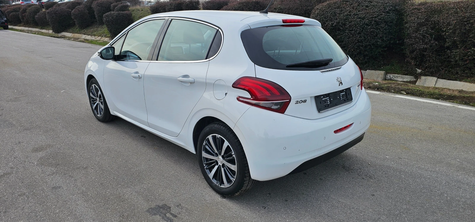 Peugeot 208 1.2 GPL ТОП - изображение 2