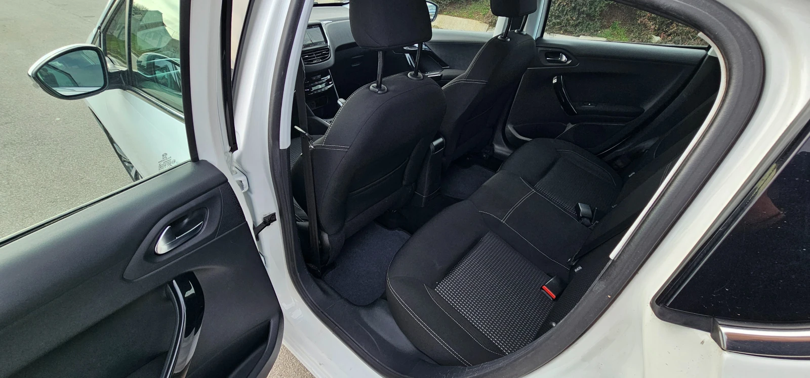 Peugeot 208 1.2 GPL ТОП - изображение 9