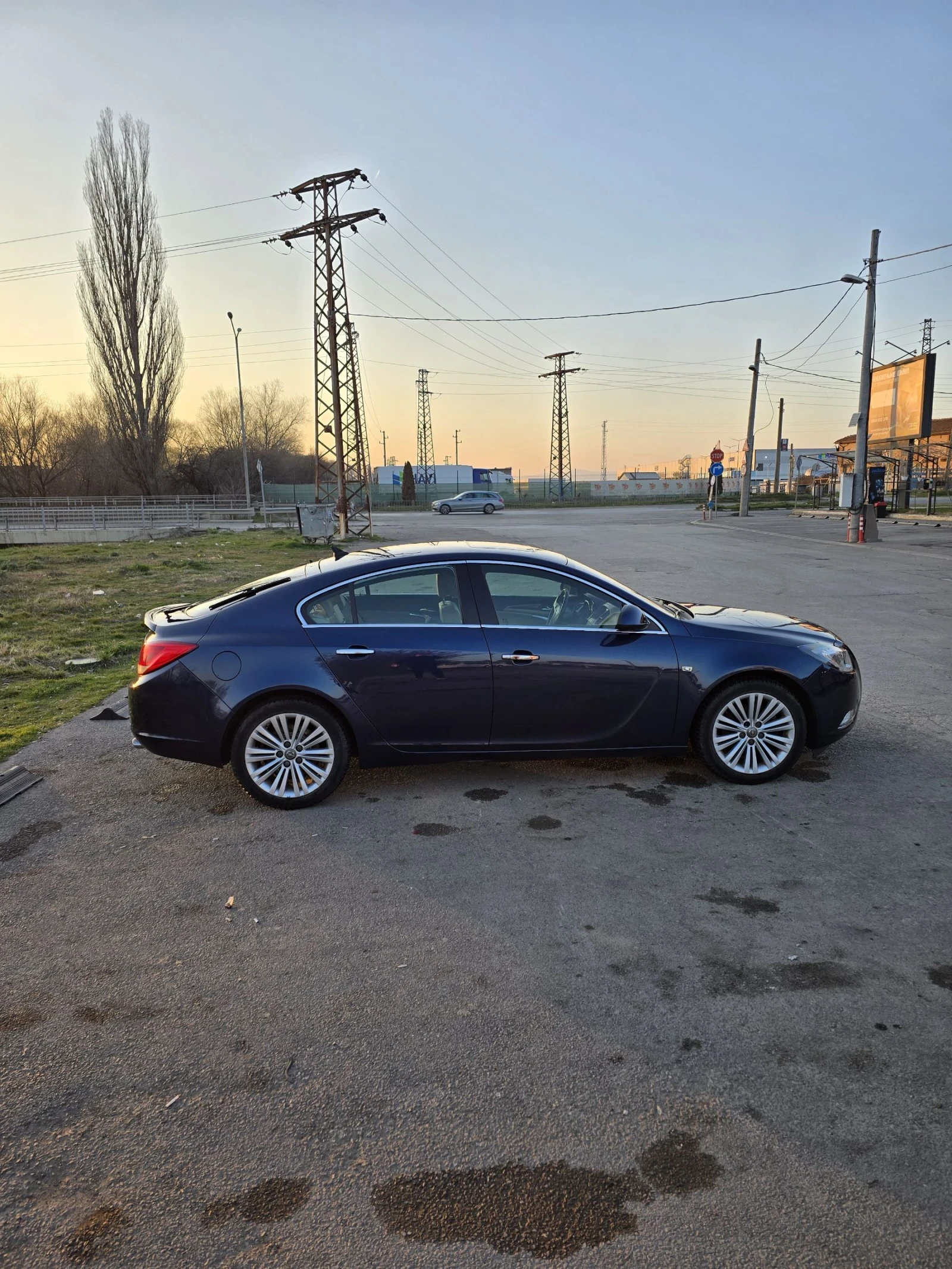 Opel Insignia 2.0 Turbo 220кс ВСИЧКИ Екстри за модела, снимка 8 - Автомобили и джипове - 53866814