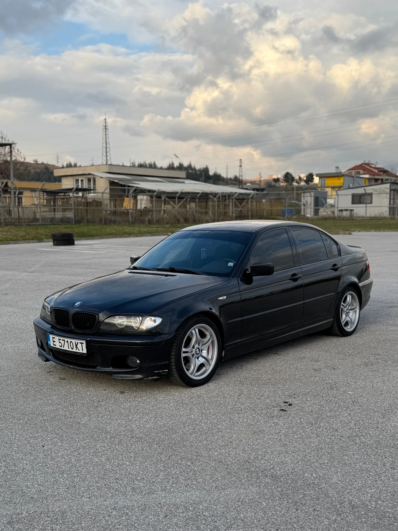 BMW 330