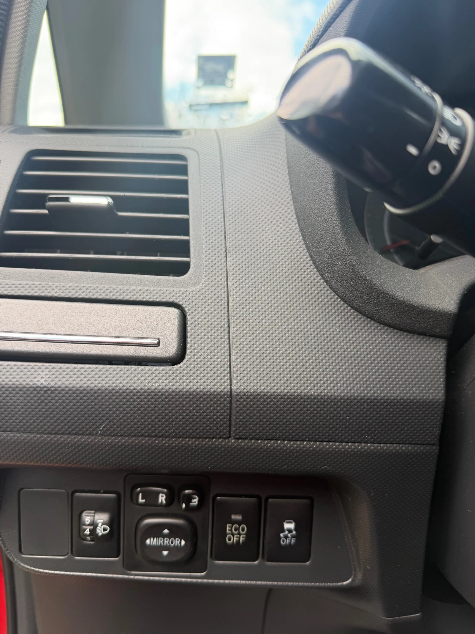 Toyota Auris 1.4, снимка 11 - Автомобили и джипове - 54207885