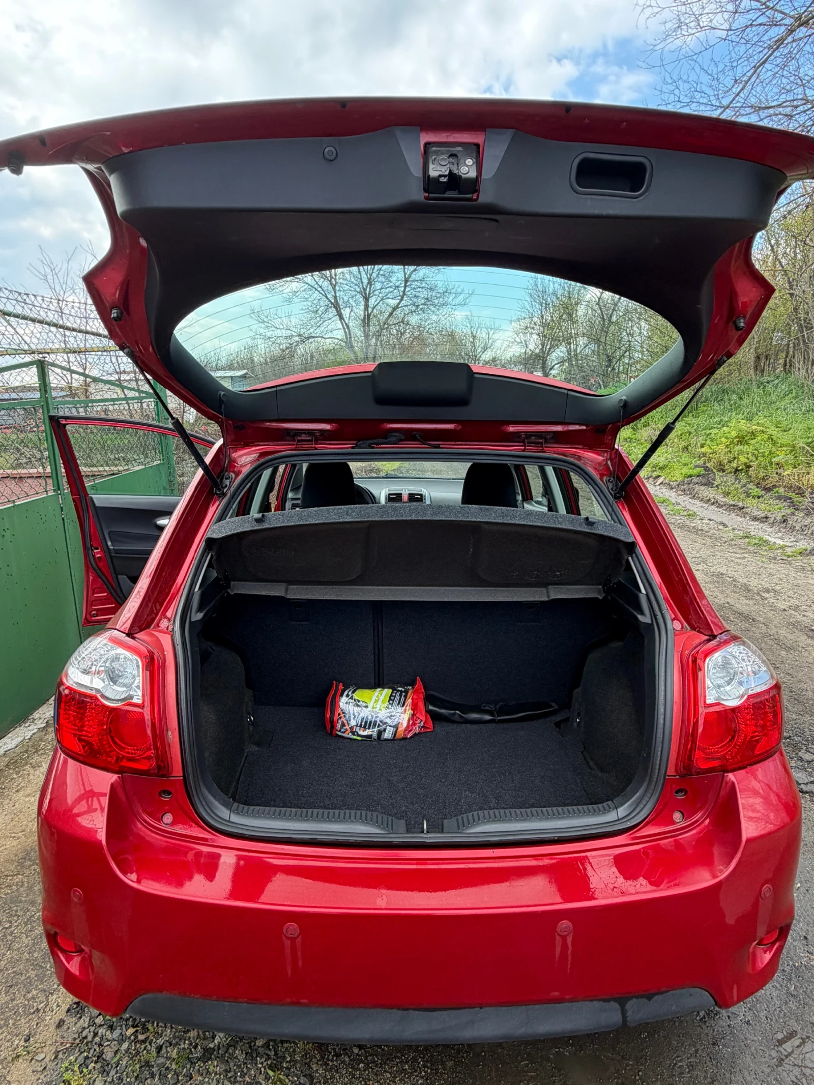 Toyota Auris 1.4, снимка 6 - Автомобили и джипове - 54207885