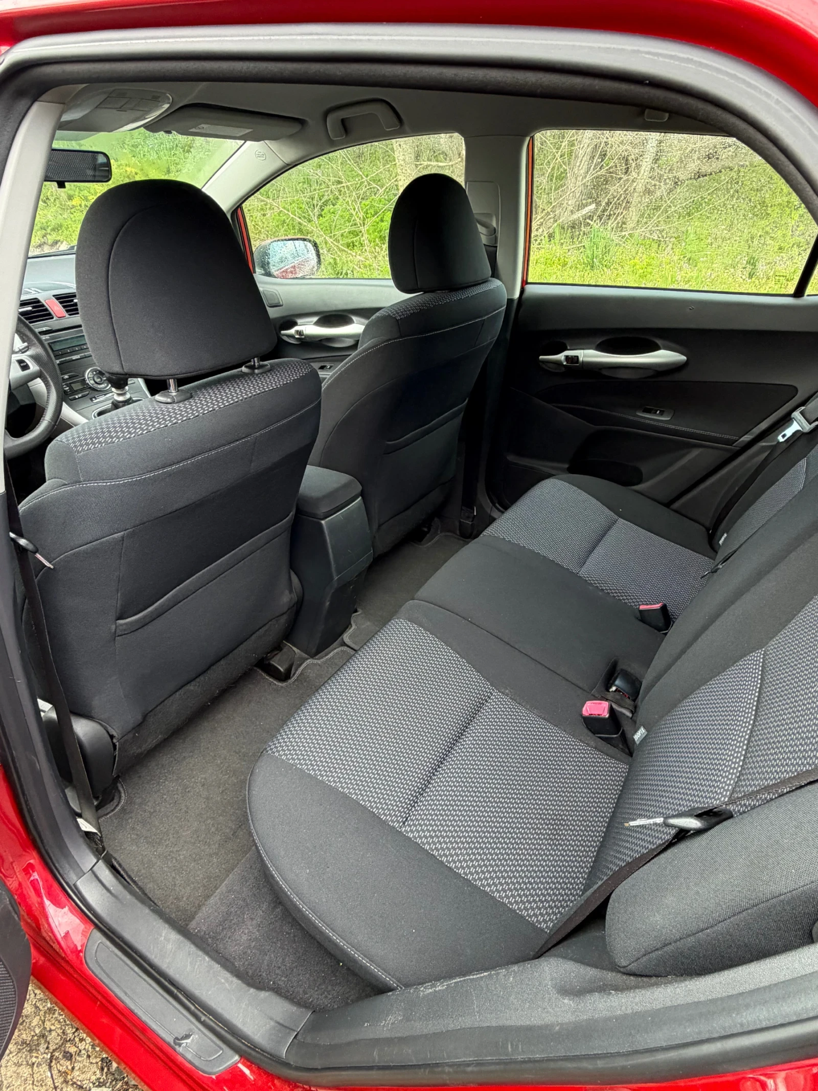 Toyota Auris 1.4, снимка 4 - Автомобили и джипове - 54207885