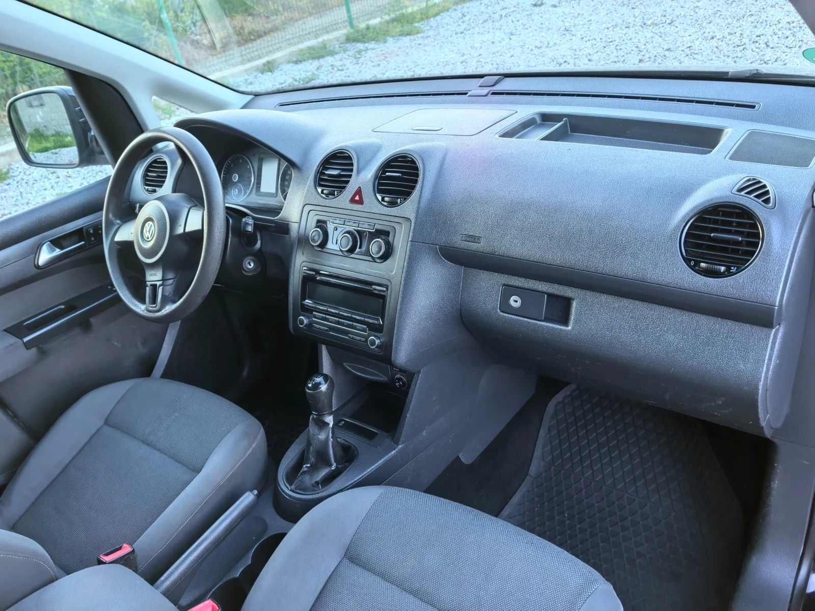 VW Caddy 1.6 TDI * 102 к.с * 5места, снимка 13 - Автомобили и джипове - 54457026