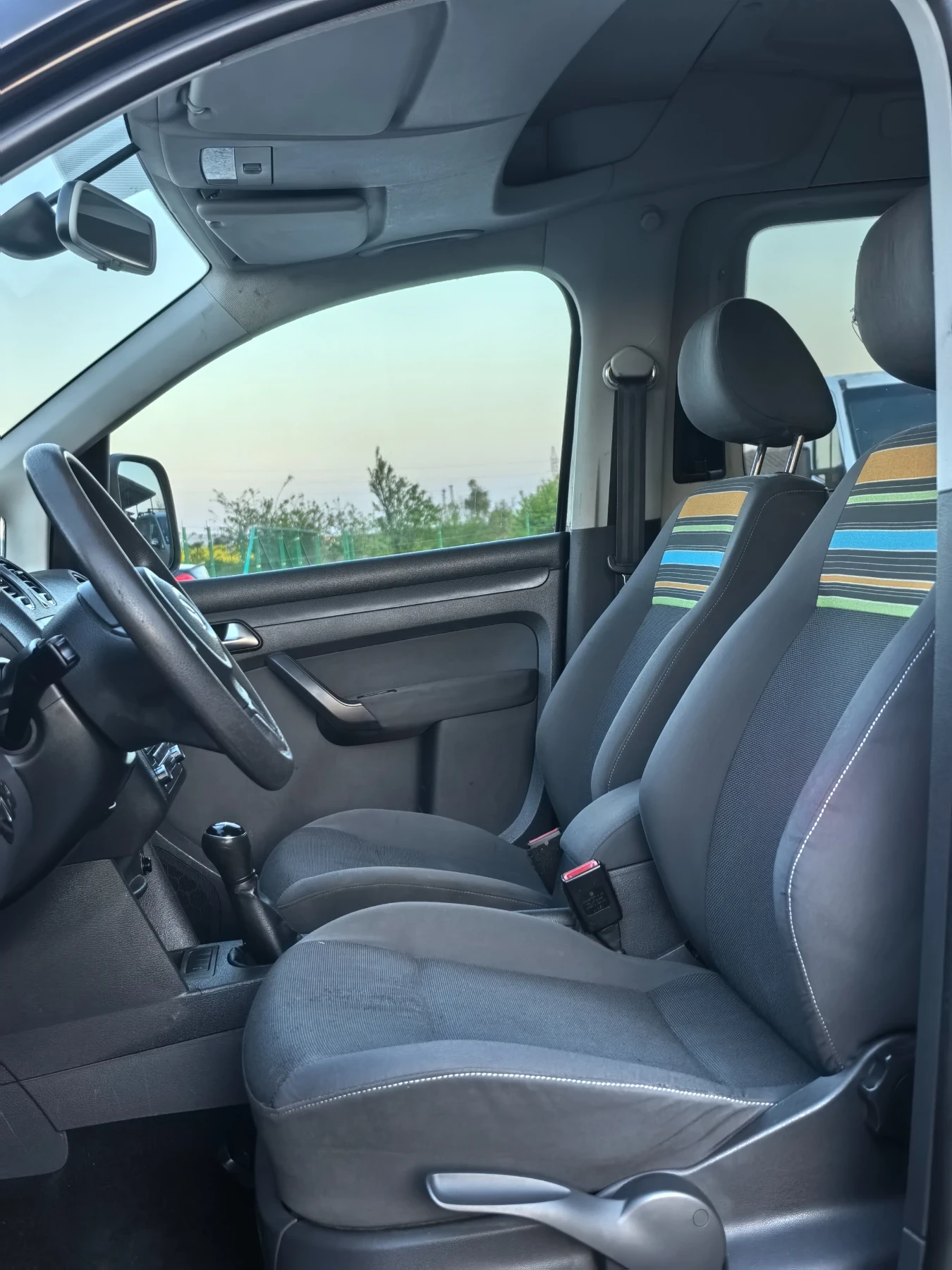 VW Caddy 1.6 TDI * 102 к.с * 5места, снимка 9 - Автомобили и джипове - 54457026