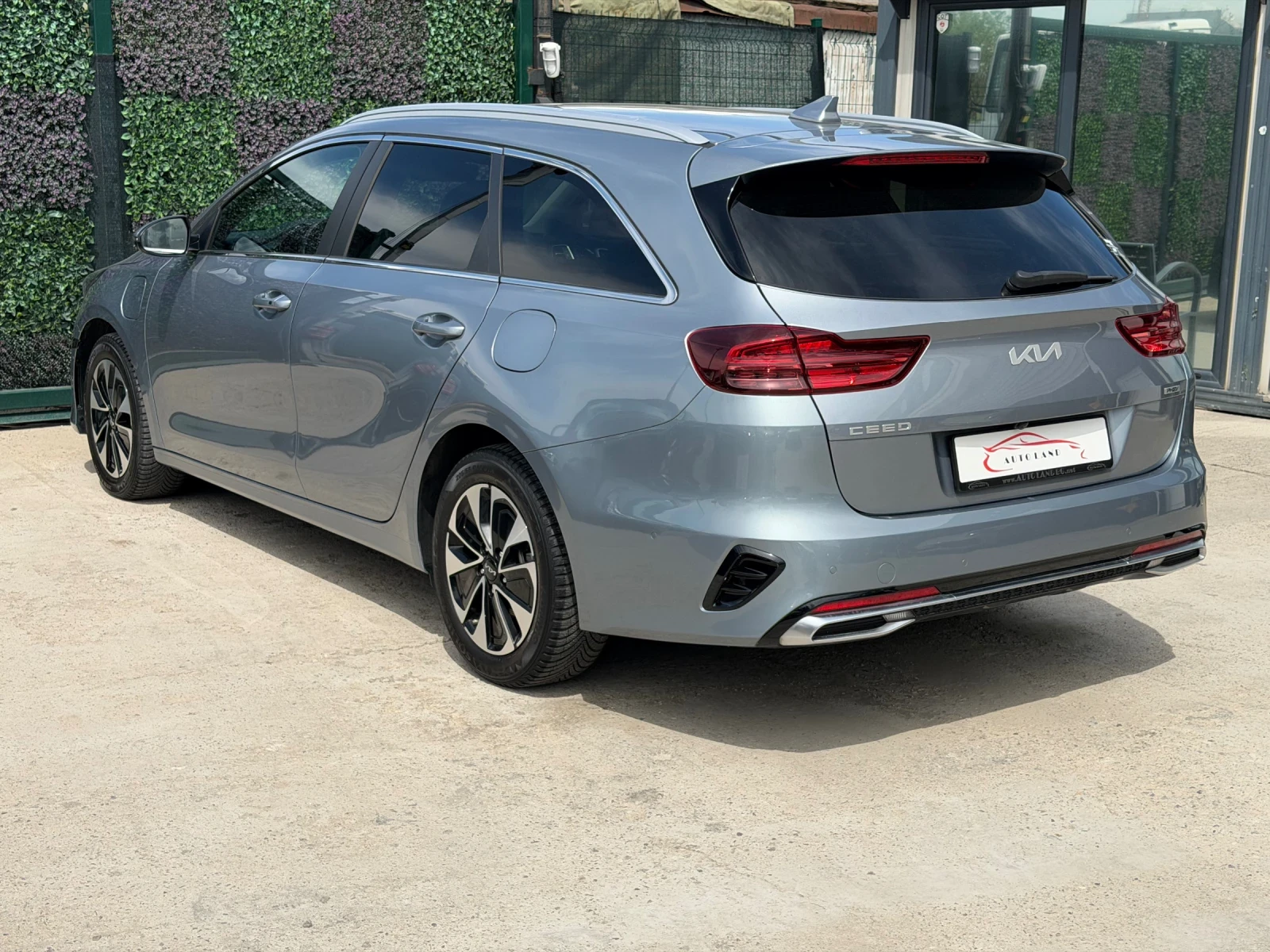 Kia Ceed GT-LINE/CAM/LED/NAVI/KEYLESS/PANO/СОБСТВЕН ЛИЗИНГ, снимка 6 - Автомобили и джипове - 54494231