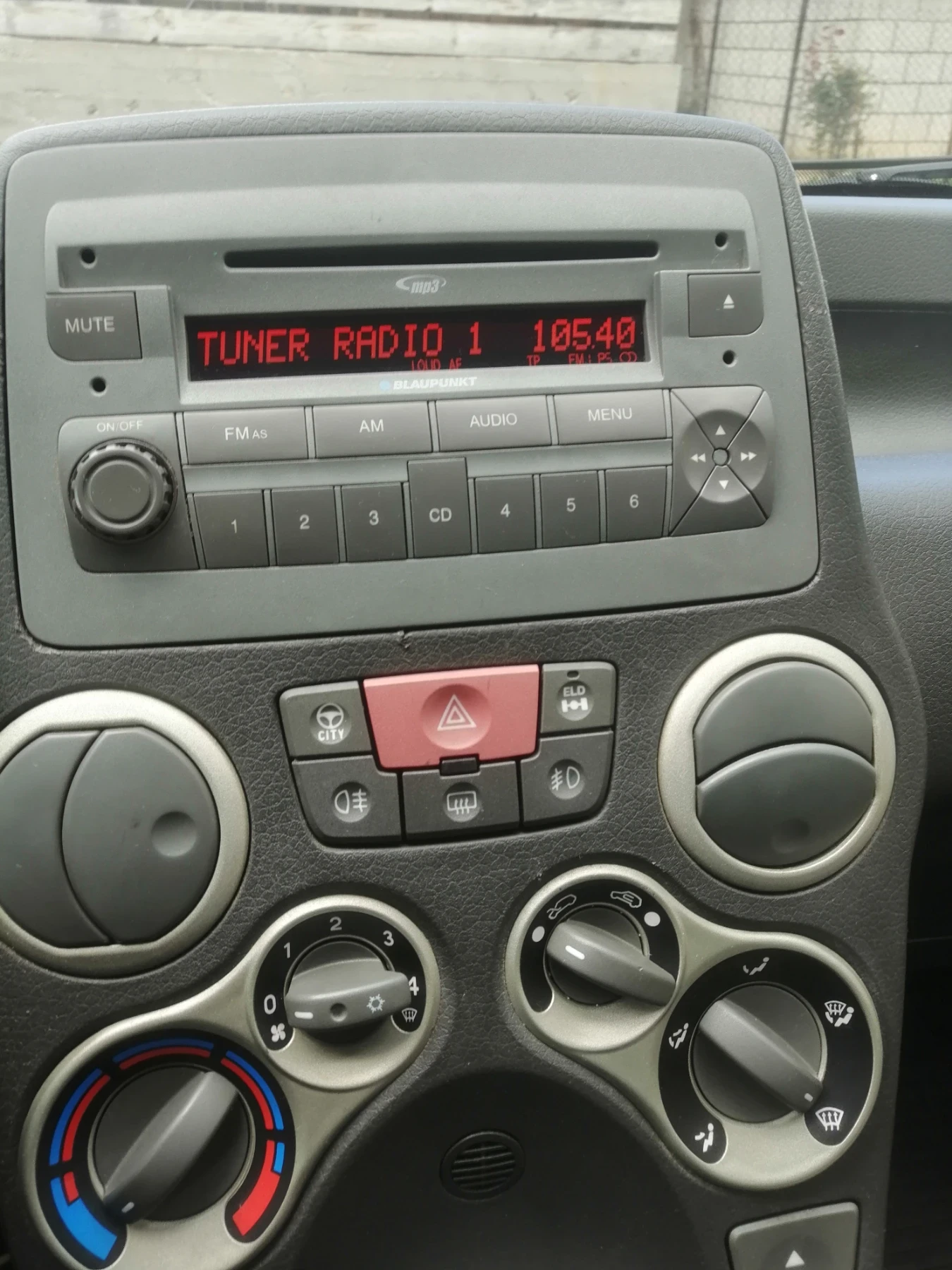 Fiat Panda CROSS-1. 3 дизел, снимка 13 - Автомобили и джипове - 54509324