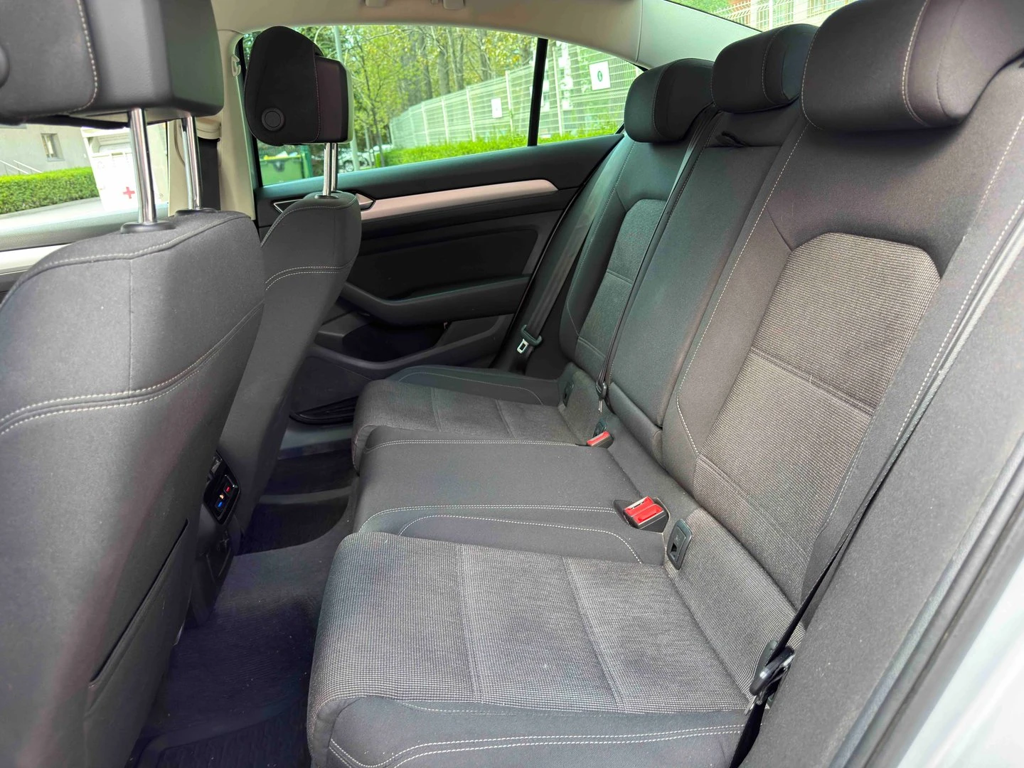 VW Passat, снимка 5 - Автомобили и джипове - 55044111