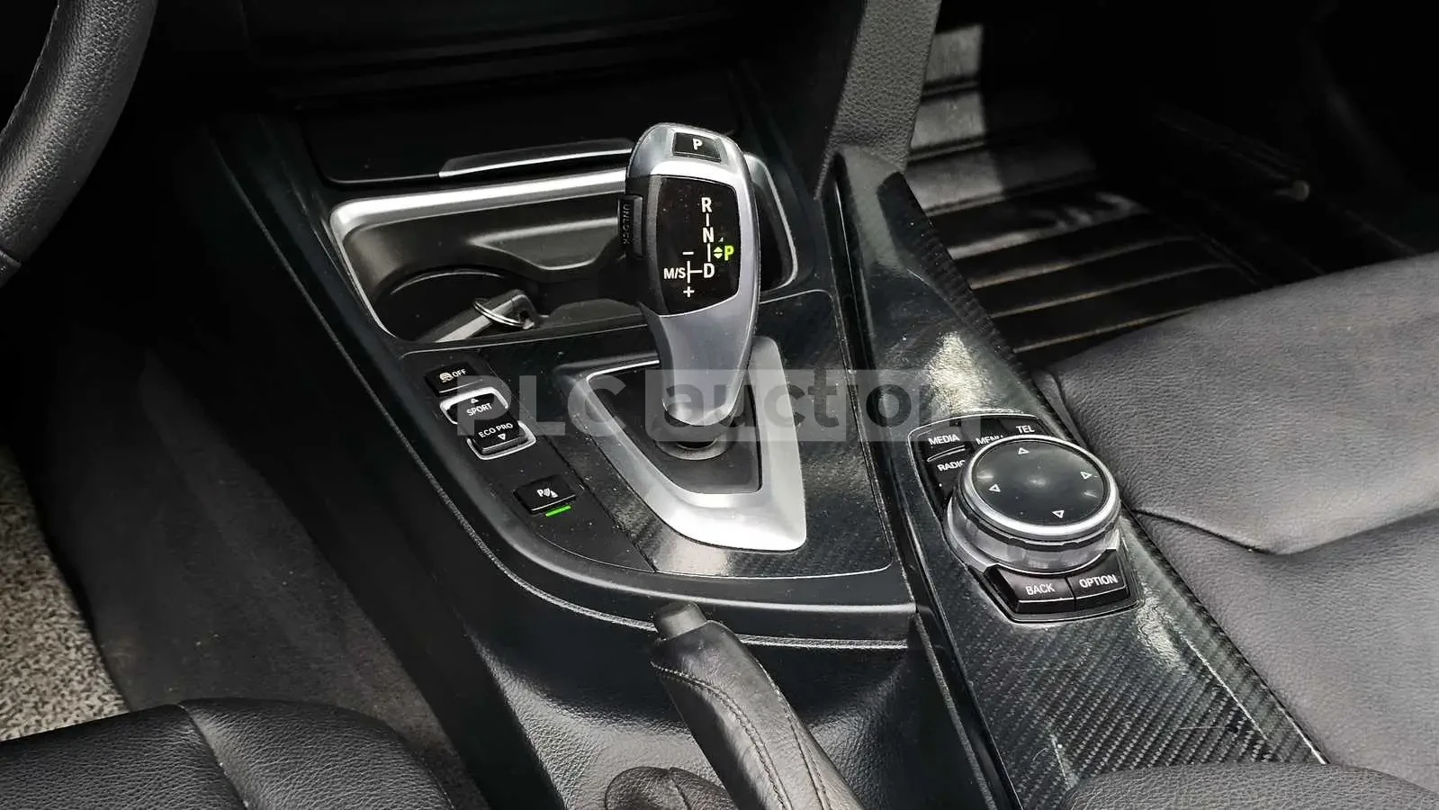 BMW 320 d| HEAD-UP| ПОДГРЕВ| КАМЕРА| ВКЛ.ТЕХНОТЕСТ, снимка 10 - Автомобили и джипове - 54912010