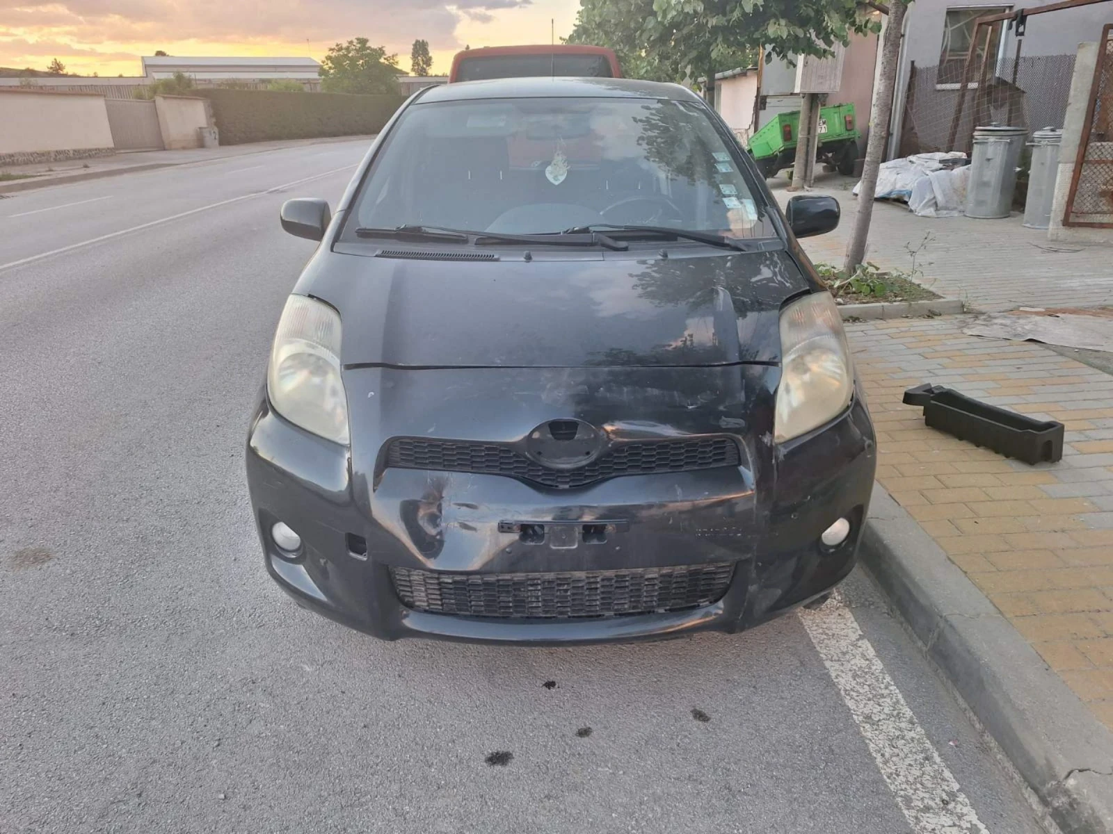 Toyota Yaris TS 1.8 133  к.с., снимка 15 - Автомобили и джипове - 54948111