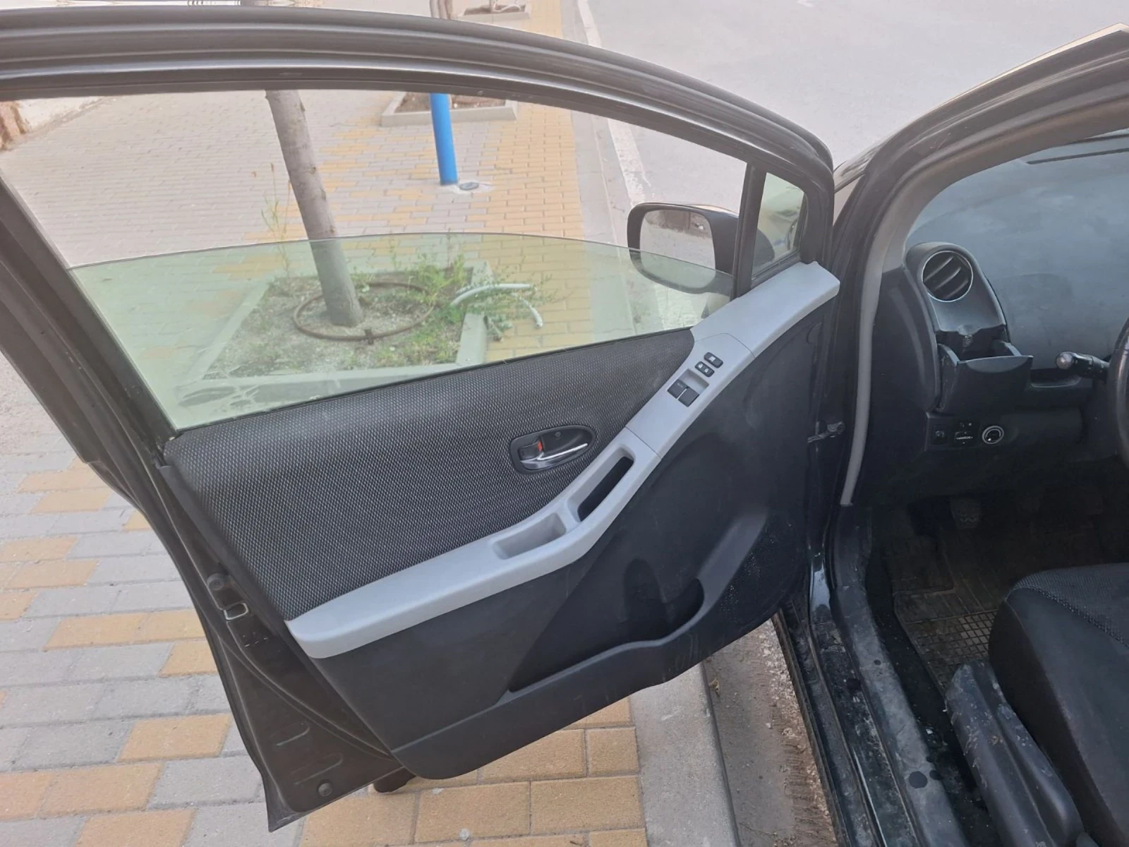Toyota Yaris TS 1.8 133  к.с., снимка 12 - Автомобили и джипове - 54948111