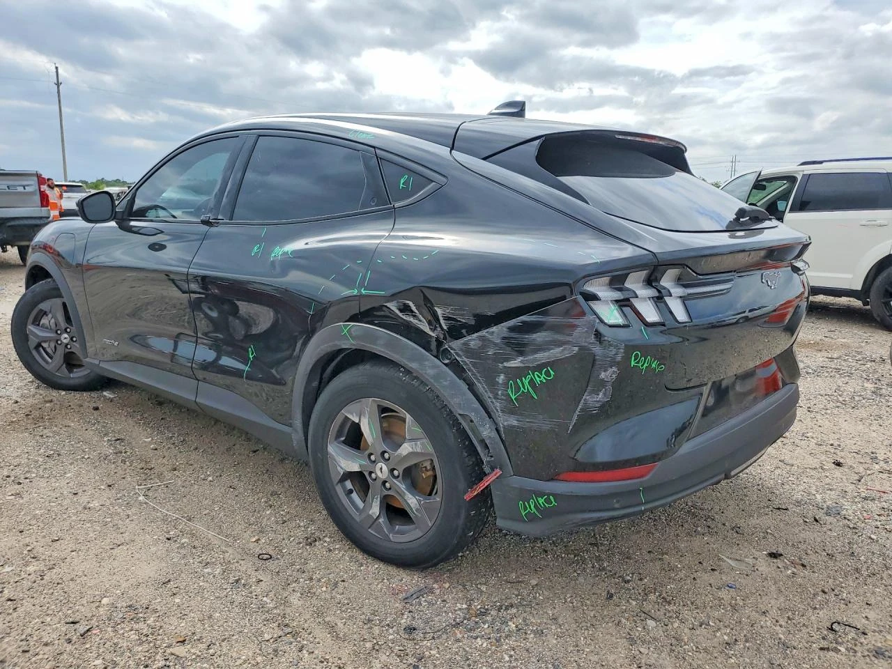 Ford Mustang Mach-E Select, снимка 2 - Автомобили и джипове - 55288826