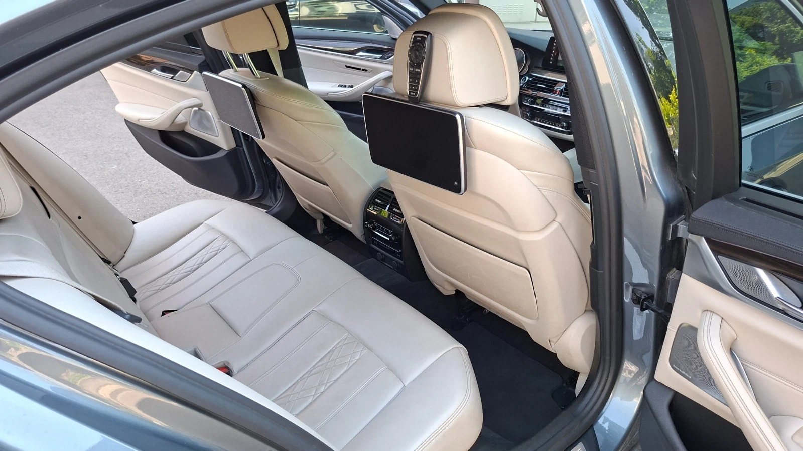 BMW 540 X drive 127000 км.!!!, снимка 11 - Автомобили и джипове - 55566004