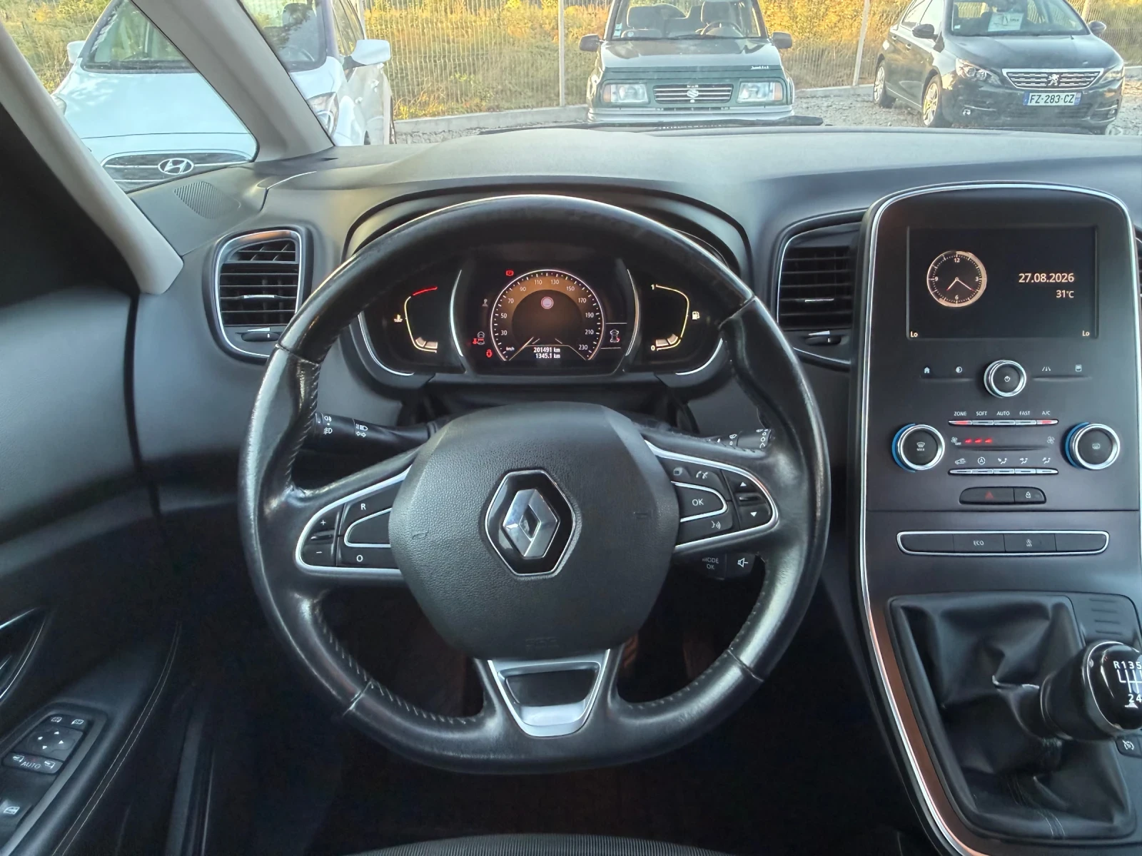 Renault Scenic 1.5dci, снимка 13 - Автомобили и джипове - 55838299