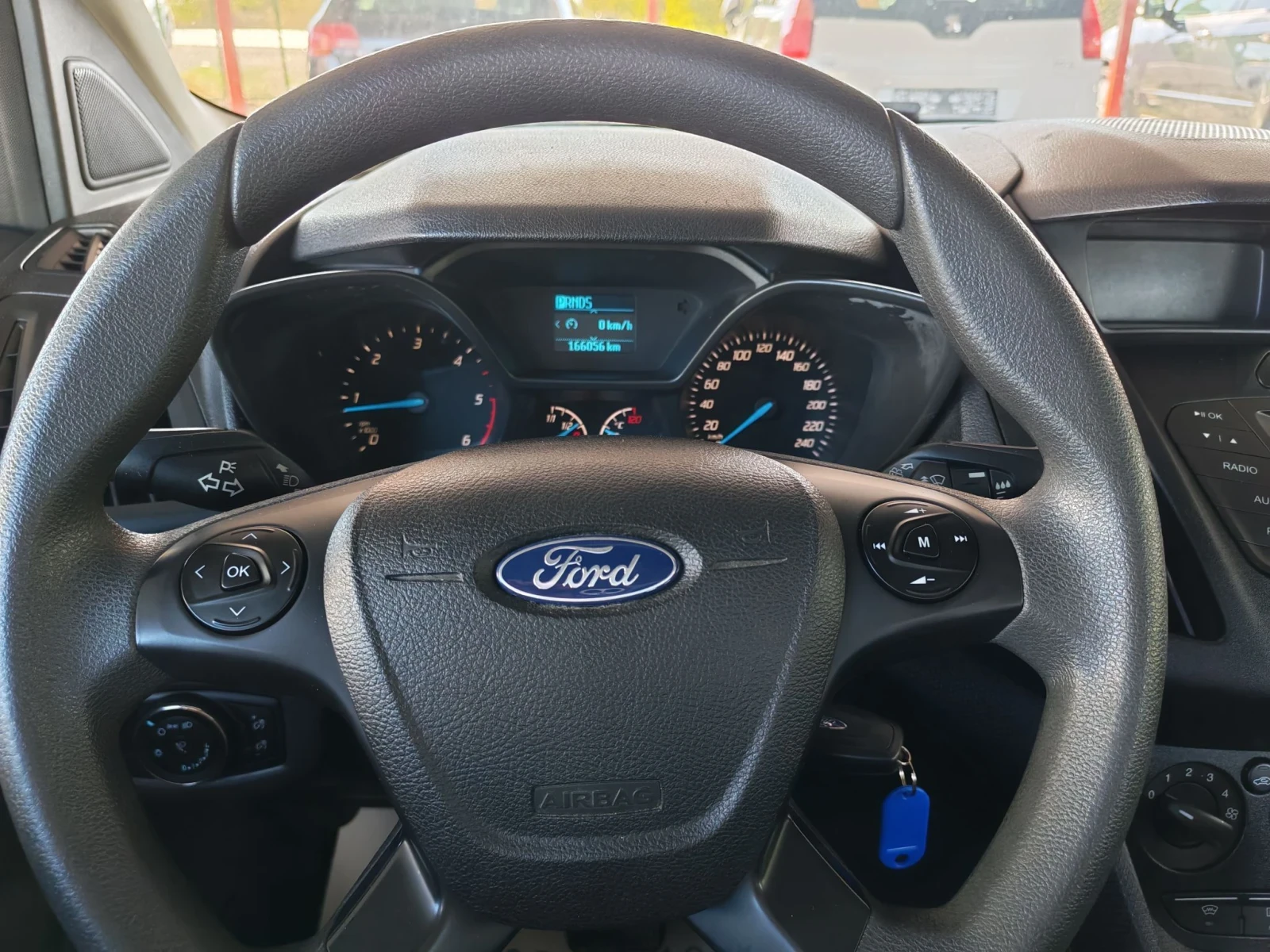 Ford Tourneo Connect 1.5 diesel AUTOMATIC, снимка 15 - Автомобили и джипове - 55991167