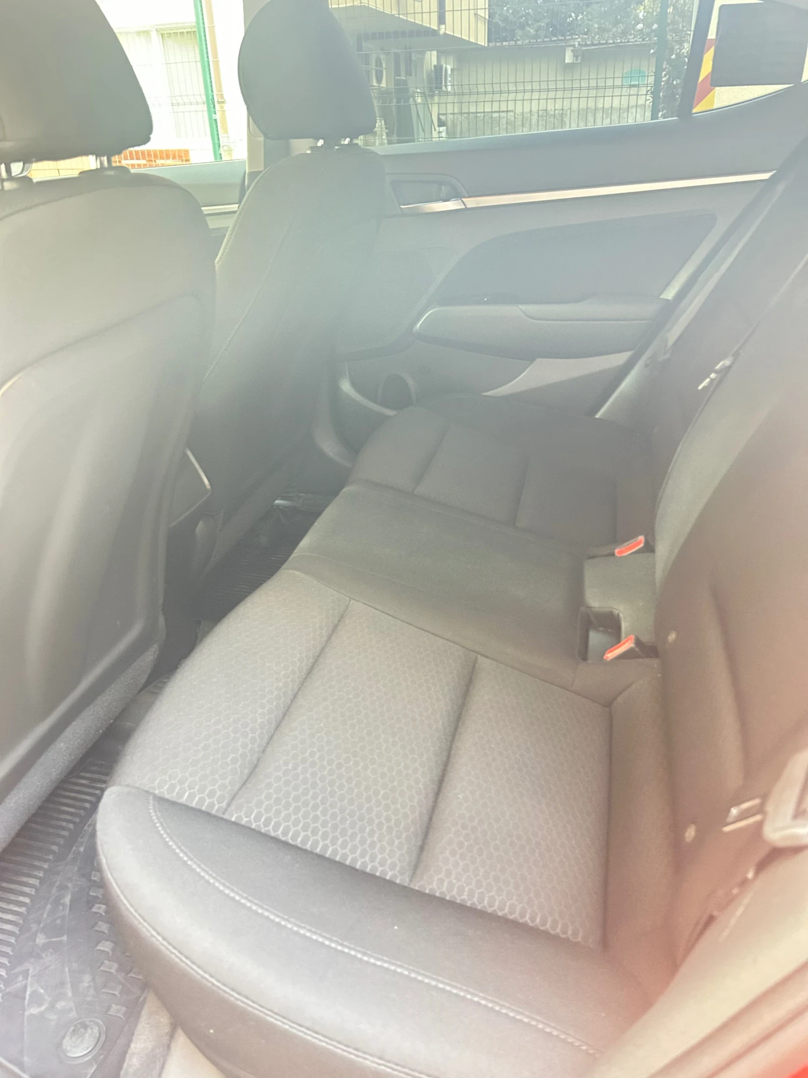 Hyundai Elantra, снимка 10 - Автомобили и джипове - 56165887