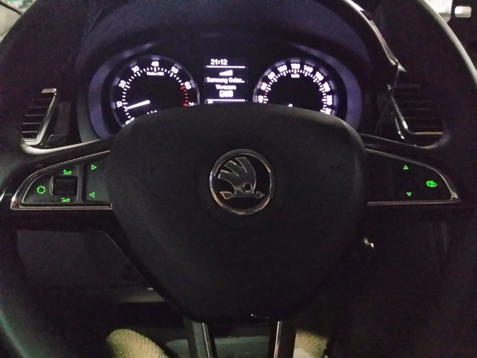 Skoda Rapid, снимка 6 - Автомобили и джипове - 56640698