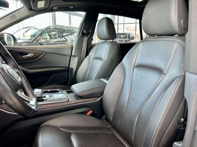 Audi Q8 * S Line quattro Prestige * CARFAX * БЕЗ ПЪРВОНАЧА, снимка 11 - Автомобили и джипове - 53075543