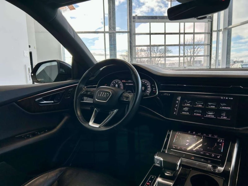 Audi Q8 * S Line quattro Prestige * CARFAX * БЕЗ ПЪРВОНАЧА, снимка 13 - Автомобили и джипове - 53075543
