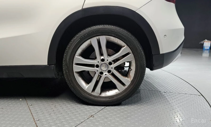 Mercedes-Benz GLA 200, снимка 5 - Автомобили и джипове - 53515613