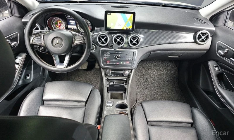 Mercedes-Benz GLA 200, снимка 7 - Автомобили и джипове - 53515613