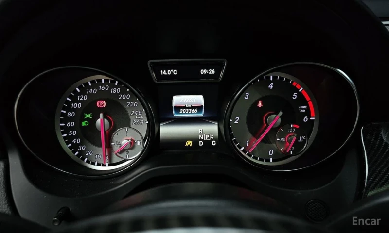 Mercedes-Benz GLA 200, снимка 8 - Автомобили и джипове - 53515613