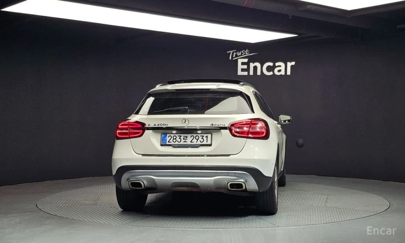 Mercedes-Benz GLA 200, снимка 4 - Автомобили и джипове - 53515613