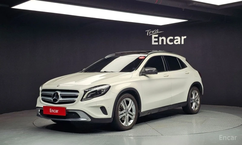 Mercedes-Benz GLA 200