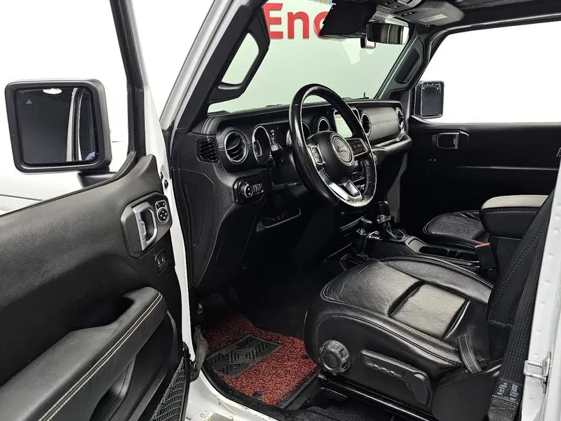 Jeep Wrangler Overland 4-Door, снимка 8 - Автомобили и джипове - 55186857