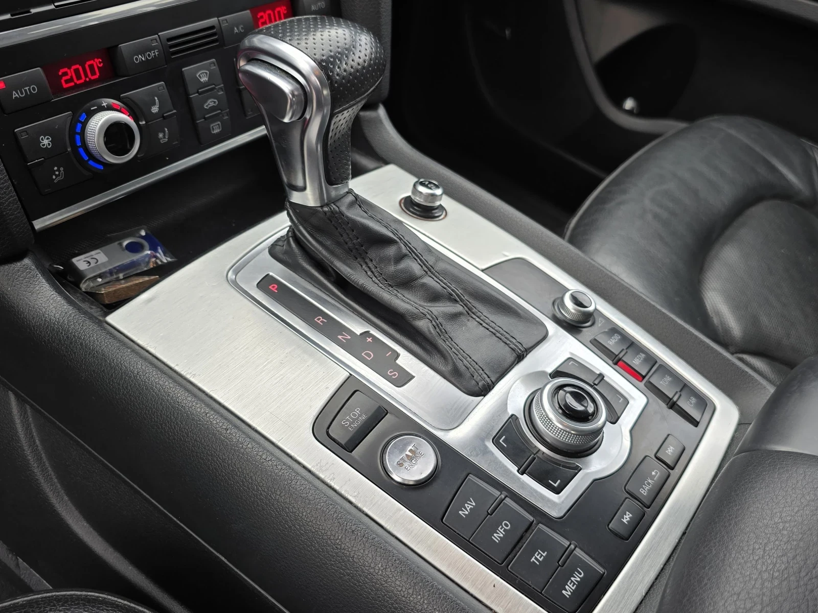 Audi Q7 3.0TDi/s-line/Лизинг , снимка 11 - Автомобили и джипове - 53986559