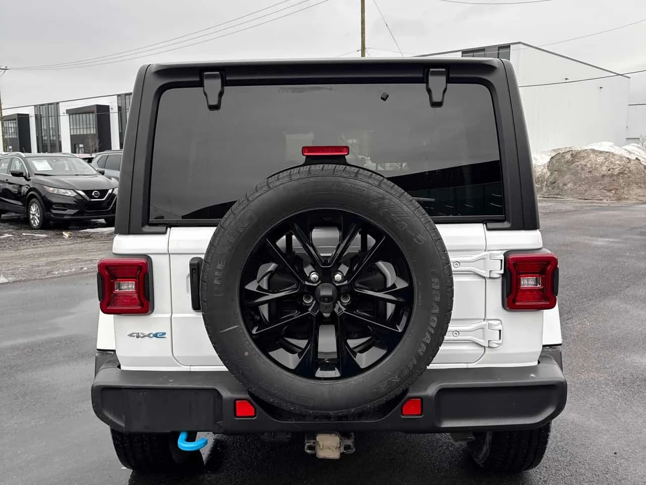 Jeep Wrangler Sahara  CARFAX, снимка 4 - Автомобили и джипове - 54150135