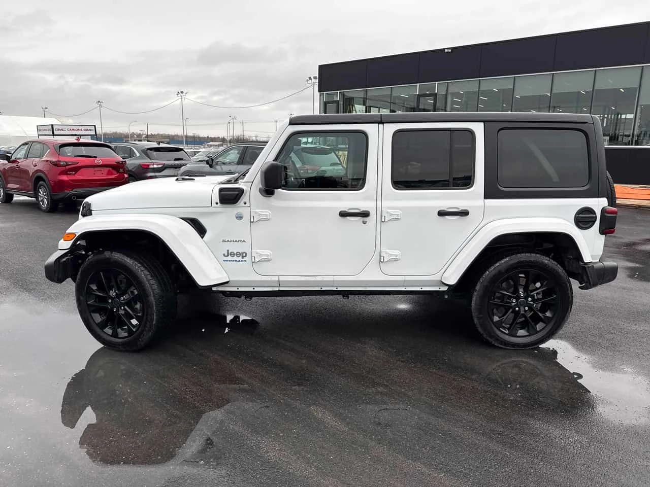 Jeep Wrangler Sahara  CARFAX, снимка 2 - Автомобили и джипове - 54150135