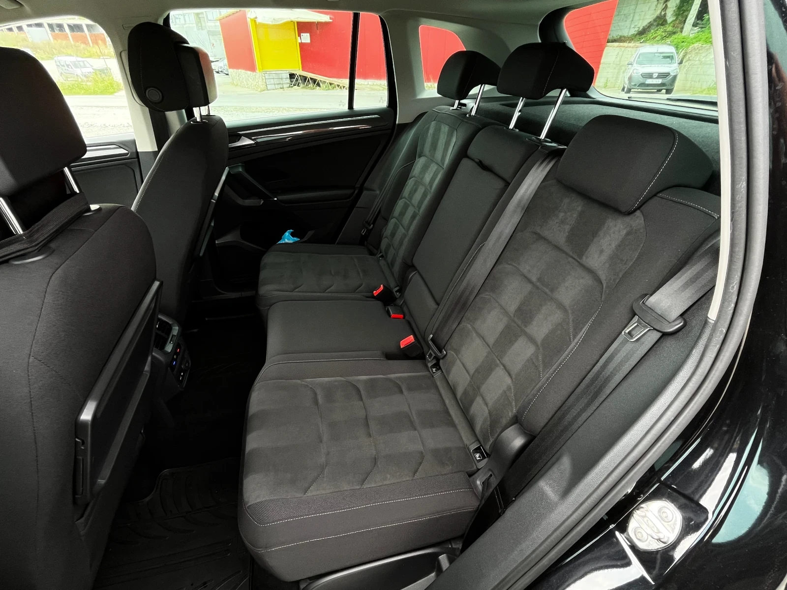 VW Tiguan 4MOTION - N1, снимка 8 - Автомобили и джипове - 54208847