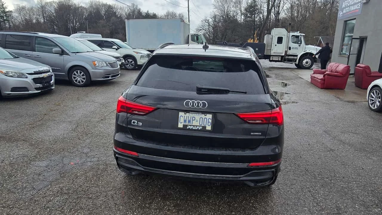 Audi Q3 * Progressiv * CARFAX * ЦЕНА ДО БГ, снимка 4 - Автомобили и джипове - 54222900