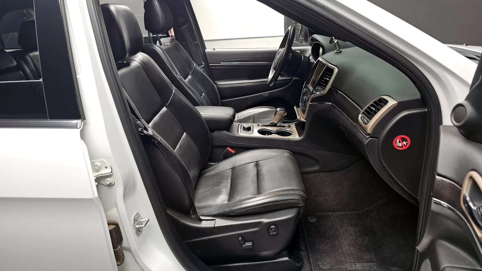 Jeep Grand cherokee 3.6 Limited, снимка 8 - Автомобили и джипове - 54763681
