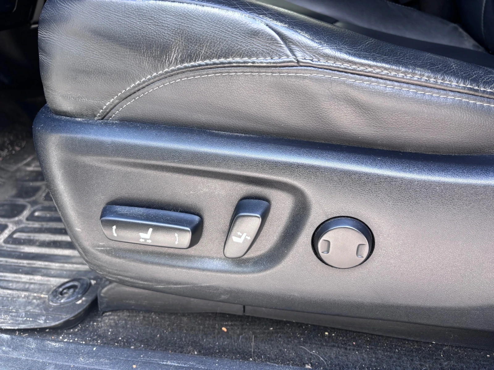 Toyota Land cruiser 150 Luxury Keyless, снимка 5 - Автомобили и джипове - 55305344