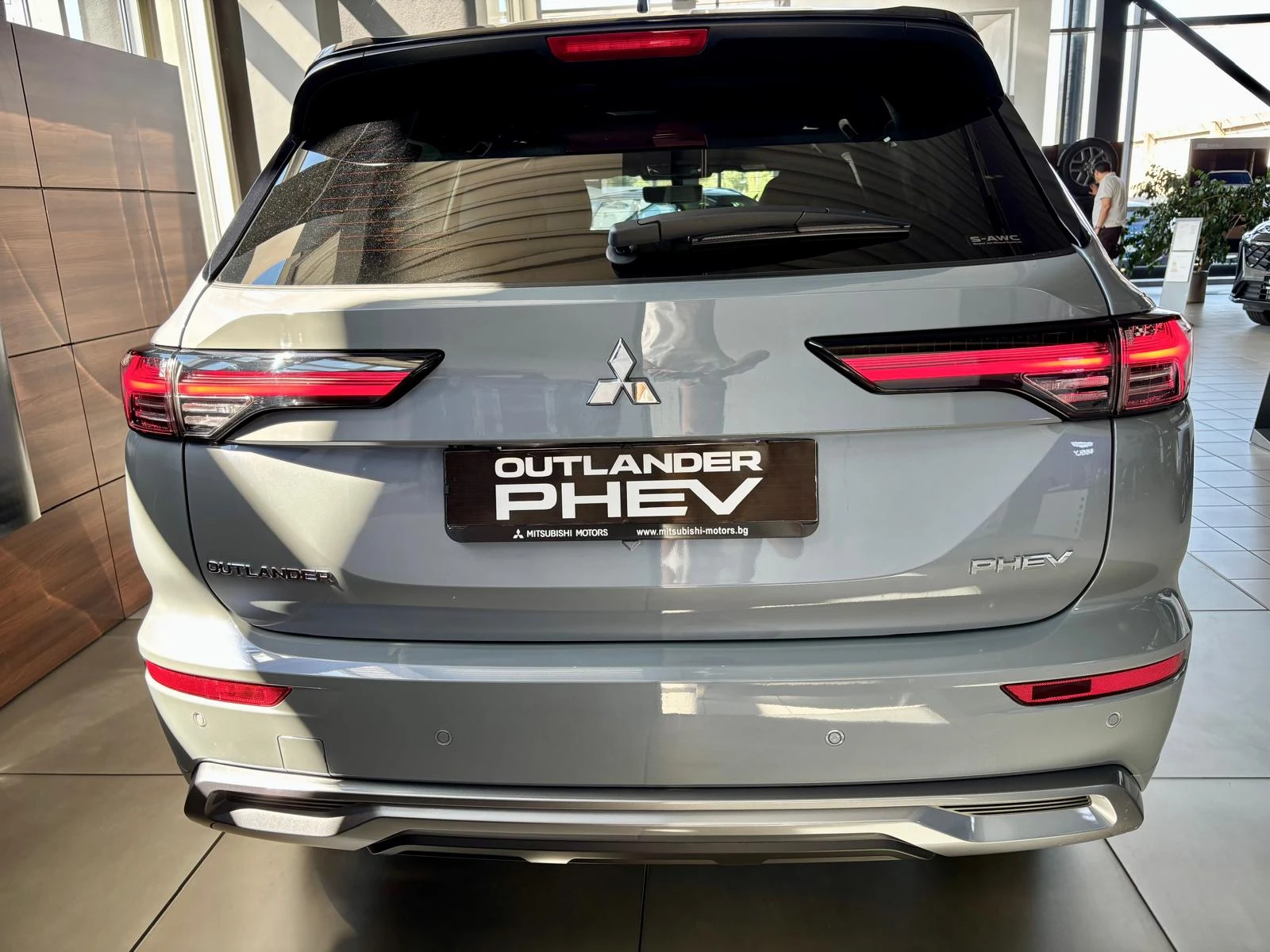 Mitsubishi Outlander INSTYLE PHEV, снимка 6 - Автомобили и джипове - 55735511
