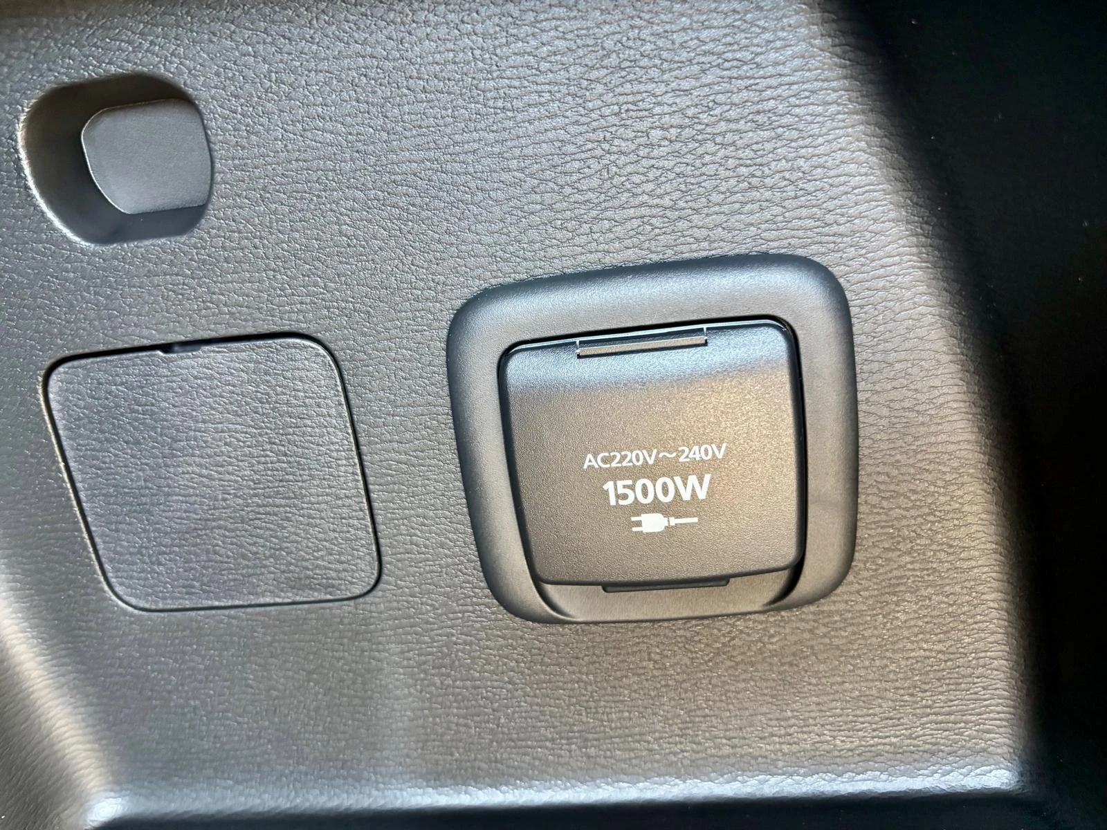Mitsubishi Outlander INSTYLE PHEV, снимка 17 - Автомобили и джипове - 55735511