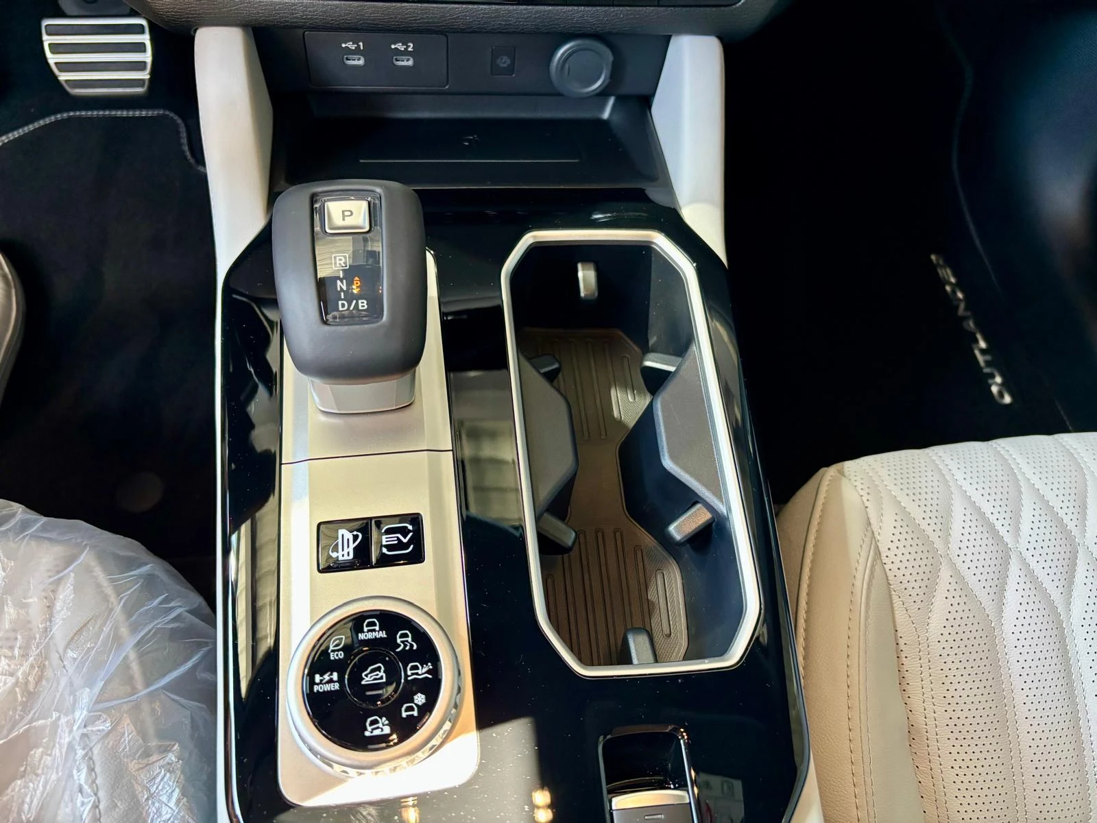 Mitsubishi Outlander INSTYLE PHEV, снимка 9 - Автомобили и джипове - 55735511