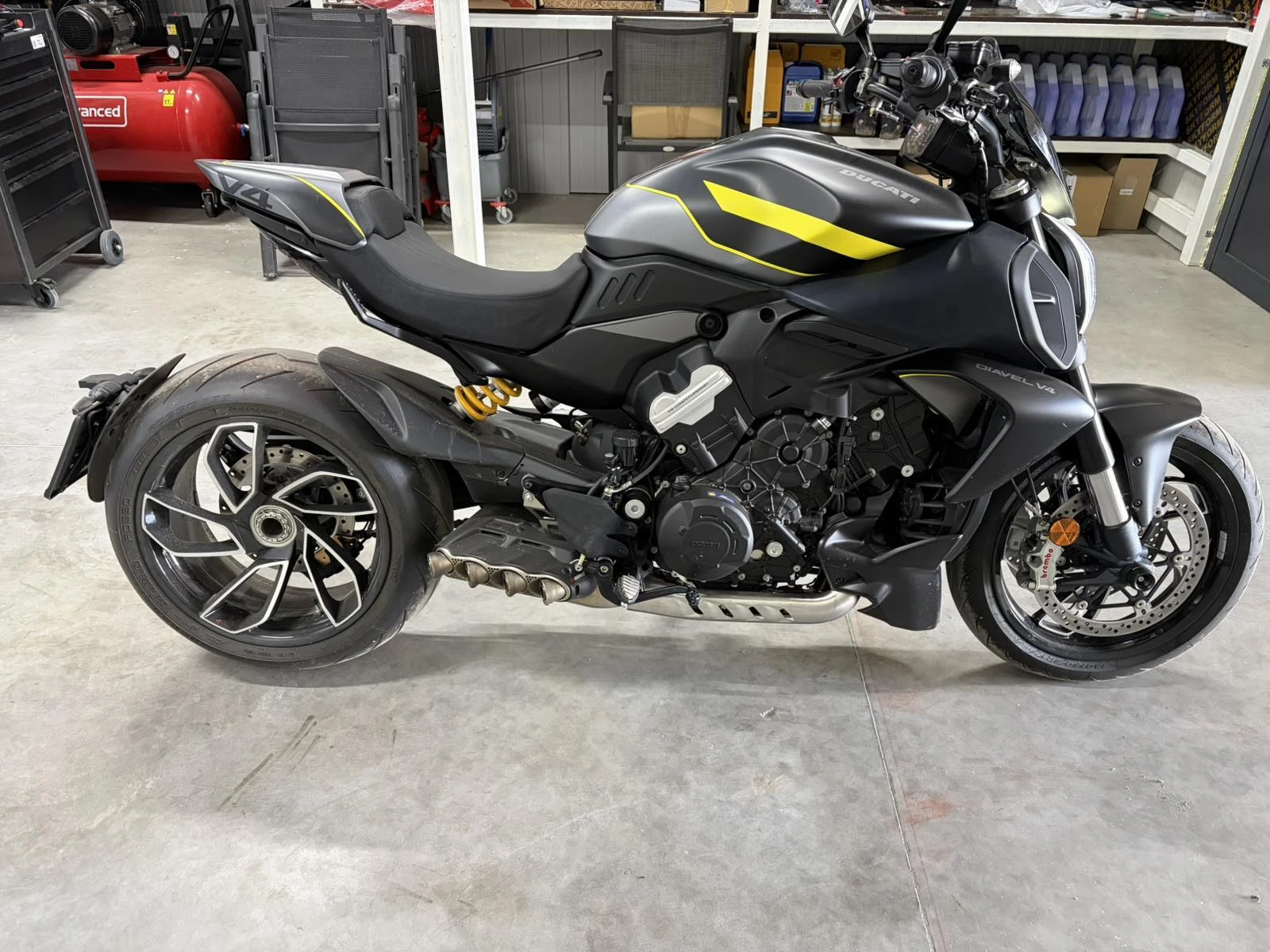 Ducati Diavel V4 Black Roadster, снимка 5 - Мотоциклети и мототехника - 56268319