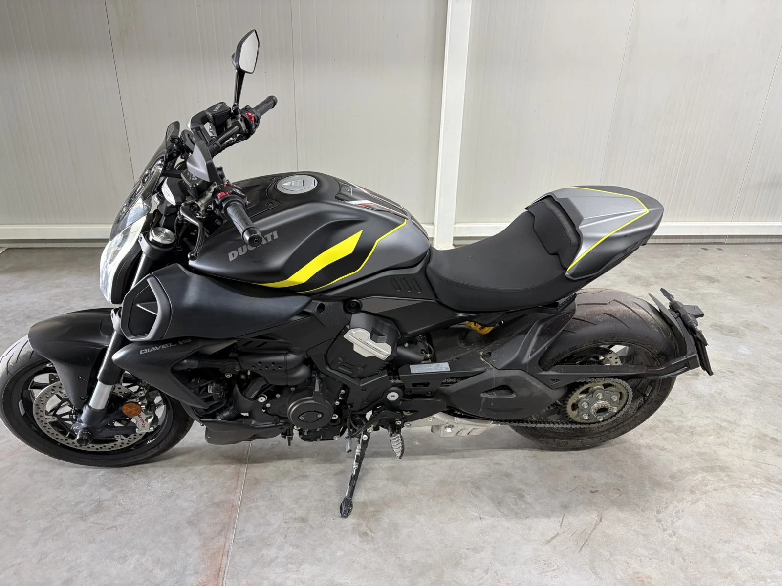 Ducati Diavel V4 Black Roadster, снимка 6 - Мотоциклети и мототехника - 56268319
