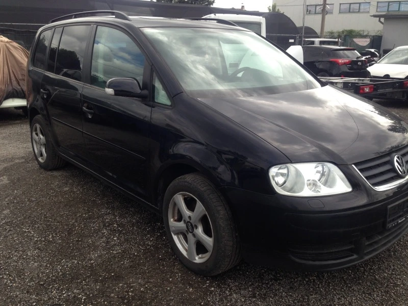 VW Touran 1.6/102кс/климатик/Navi/ПОДГРЕВ/Euro4, снимка 2 - Автомобили и джипове - 45946600