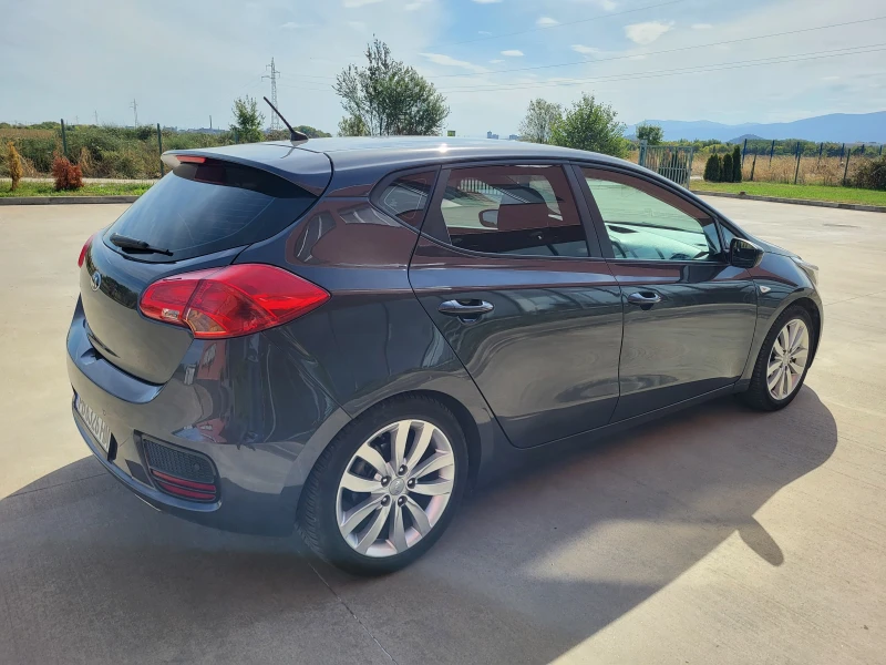 Kia Ceed, снимка 4 - Автомобили и джипове - 47313414